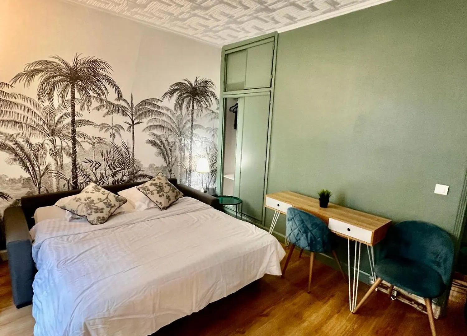 Cosy Studio - Champs-elysees Apartment *
